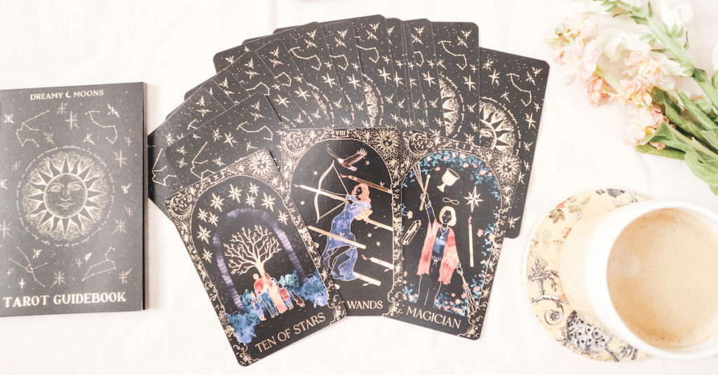 Tarot Card Deck Review: DreamyMoons Tarot